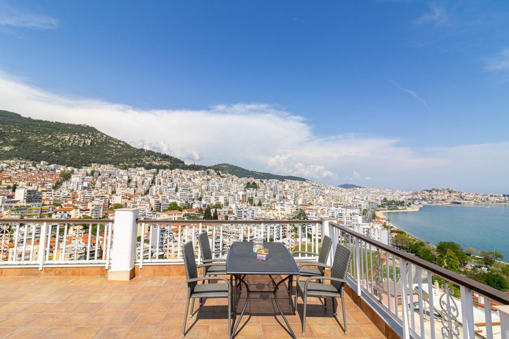Finas Penthouse,Private Terrace,Great View,Mins From Sea Daire Kavala Dış mekan fotoğraf